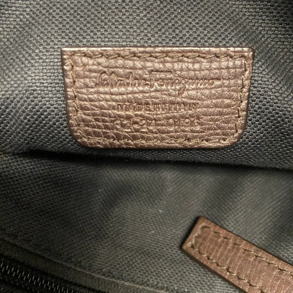 Salvatore Ferragamo Pebbled Leather Unisex Crossbody
